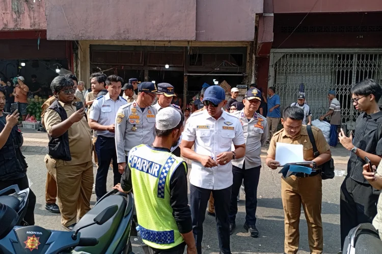 Jenal Mutaqin Sidak Jukir Suryakencana, Pemkot Bogor Benahi Parkir Resmi