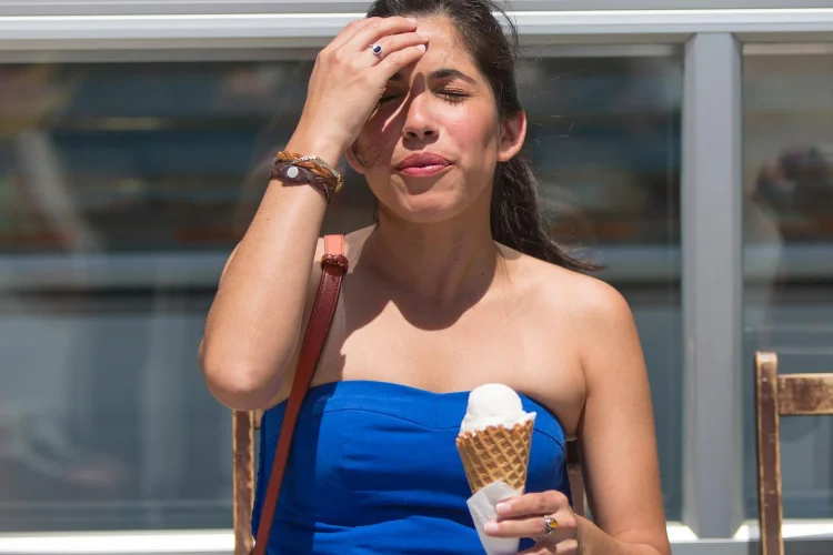 Brain Freeze saat Makan Es Krim? Ini Penyebab, Kaitannya dengan Migrain