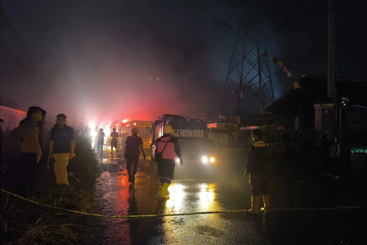 Gudang Rongsok di Tasikmalaya Terbakar, Damkar Berjibaku 2 Jam Padamkan Api