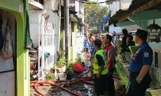 Korsleting Listrik, Tiga Rumah di Coblong  Ludes Terbakar