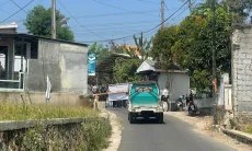 Jalan Inpres di Cipongkor Bandung Barat Ditutup, Warga Terisolasi