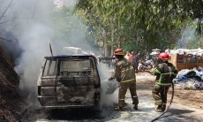 Mobil Kijang Hangus Terbakar di Kota Tasikmalaya, Api Berawal dari Kap Mesin