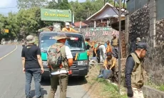 Jalur Puncak-Cianjur Dibersihkan, 1,5 Ton Sampah Diangkut Petugas Gabungan