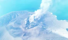 Abu Vulkanik Anak Krakatau Ganggu Aktivitas Sekolah