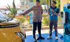 Harpelnas, Kolaborasi PLN dan Polres Garut Hadirkan SPKLU di Mapolres Garut