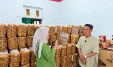 Sumpia Udang Cirebon Tembus Pasar Palembang, Produksi UMKM Maksum Capai 1 Ton Sehari