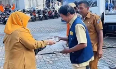 Pemkot Bogor Perkuat Penanganan Abu Vulkanik, 190.150 Masker Dibagikan