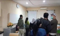 Diduga Keracunan Makanan, 14 Siswa SDN 2 Cipeundeuy Dilarikan ke Rumah Sakit