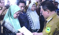 Sertifikat Hadir Sengketa Tersingkir