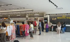 Buka Gerai Anyar di Bogor, Batik Benang Raja Bagikan 3.000 Produk Gratis