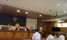Tiga Terdakwa Suap Eksekusi Lahan PN Depok Dituntut hingga 8 Tahun