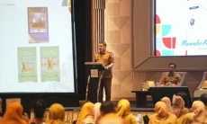 Menjaga Karakter di Era Digital