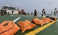 Tim SAR Evakuasi 14 Korban KM Virgo Transport dari Dalam Bangkai Kapal