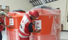 PMI Cianjur Distribusikan 4 Toren Air untuk Warga Terdampak Kemarau
