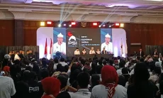 Jokowi Pamer KTA PSI, Tegaskan Resmi Jadi Anggota Sejak Oktober 2025