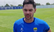 Sandy Walsh Girang Kembali Berlatih Bersama Persib Usai Pulih dari Cedera