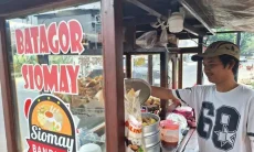 Siomay dan Jalan Pulang ke Sekolah