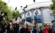 Wacana Kuliah Gratis: Bebas Biaya Tetap Berdaya
