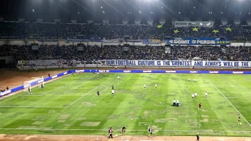 PSM Blak-blakan Soal Lapangan GBLA, Kalezic Singgung Reputasi Persib