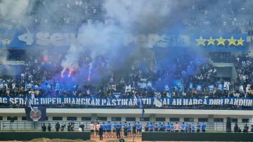 Puluhan Ribu Bobotoh Banjiri GBLA, Suntik Motivasi Persib Jelang Hadapi Persija
