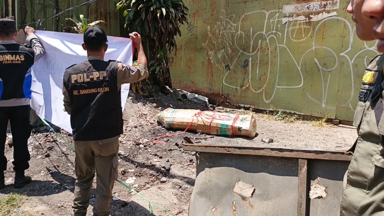 Warga Bandung Geger, Mayat Terbungkus Kardus Ditemukan di Babakan Ciparay