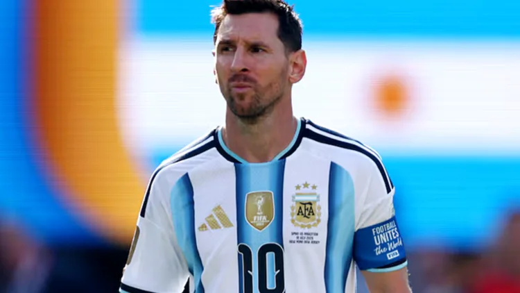 Begini Reaksi Penggemar saat Lionel Messi Umumkan Pensiun: Aku Berharap Ini Bohong