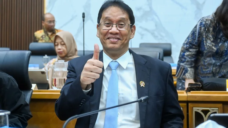 Merangkul 'Juragan Gelap