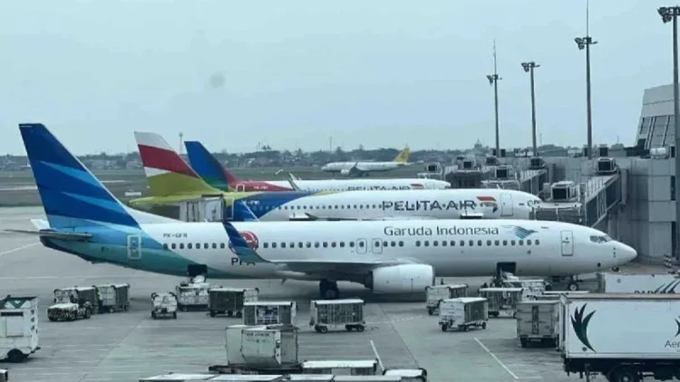 Kemenhub Naikkan Batas Fuel Surcharge Angkutan Udara