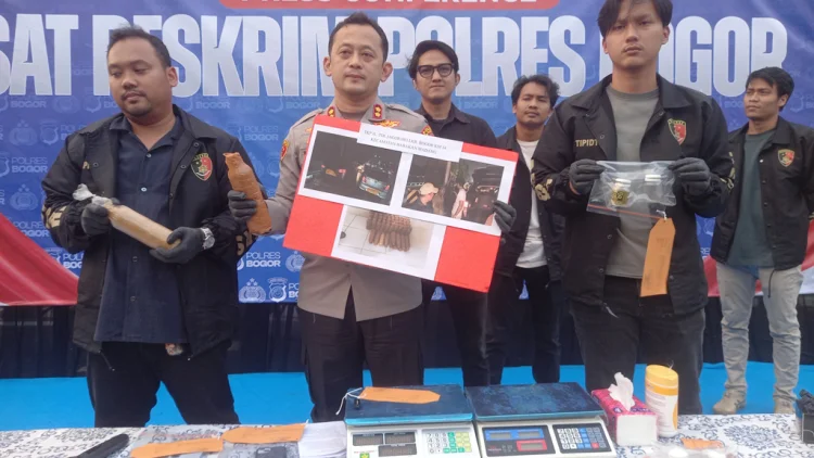 Tambang Gelap Jejak Terungkap