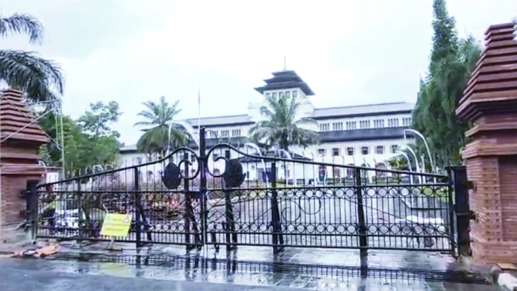 Ketika Candi Bentar Hadir di Gedung Sate