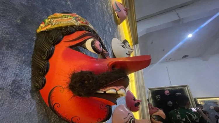 Topeng Cirebon Membuka Jendela Dunia