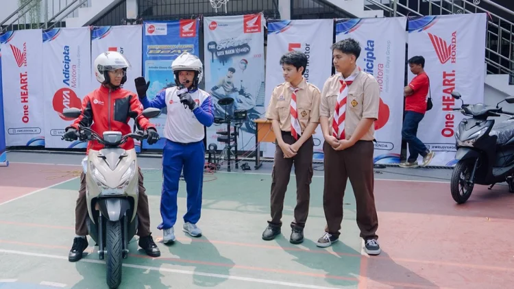 Honda DBL Bogor dan DAM Ajak Pelajar Kenali Aspek Keselamatan Berkendara