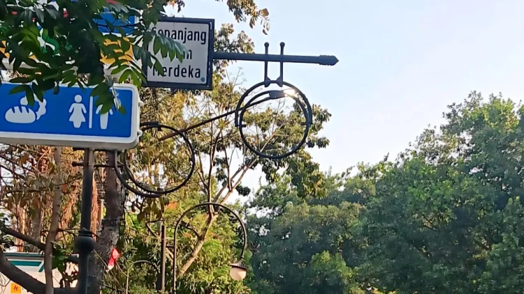 Rambu Dilarang Parkir di Jalan Merdeka Bandung Hilang, Dishub Segera Pasang Lagi