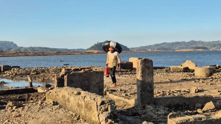 Tanah yang Muncul Sebelum Air Kembali