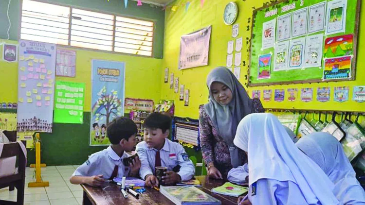 Tetap Menimba Ilmu Meski Langit Berabu
