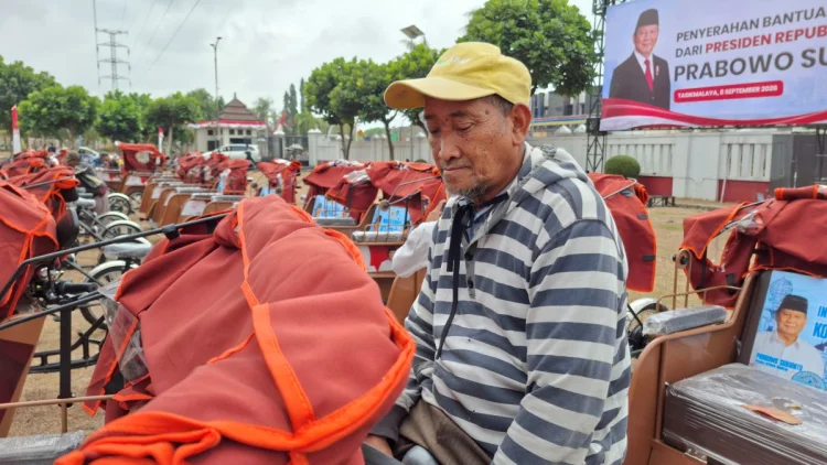 10 Tahun Mengayuh, Entur Kini Bisa Narik Becak Listrik Tanpa Kayuh