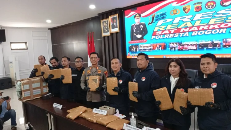 Polresta Bogor Kota Gagalkan Pengiriman 18,05 Kg Ganja Lewat Paket Ekspedisi