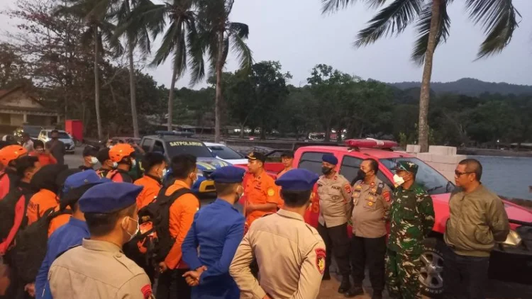 Rombongan Jurnalis Hilang Kontak Saat Liput Anak Krakatau, SAR Perluas Area Pencarian