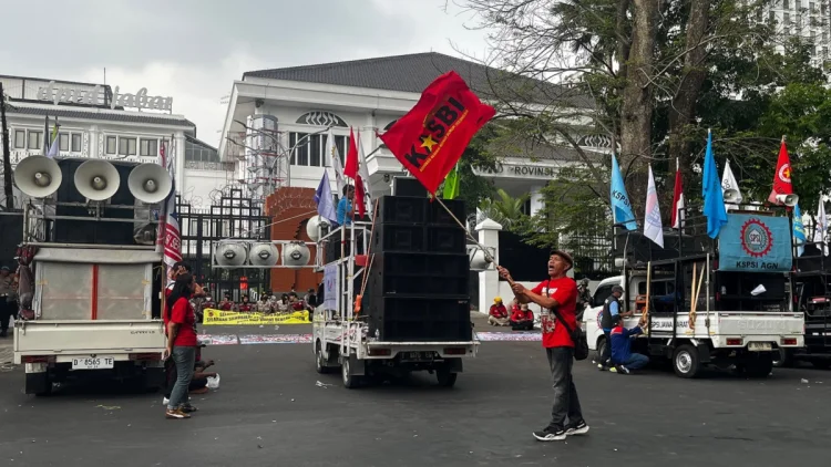 Buruh Desak DPRD Jabar Kawal RUU Ketenagakerjaan, Tolak Dominasi Omnibus Law