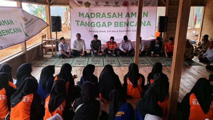 Baznas Perluas Program Kesiapsiagaan Bencana Madrasah di Ponpes At-Thohiriyah Rongga