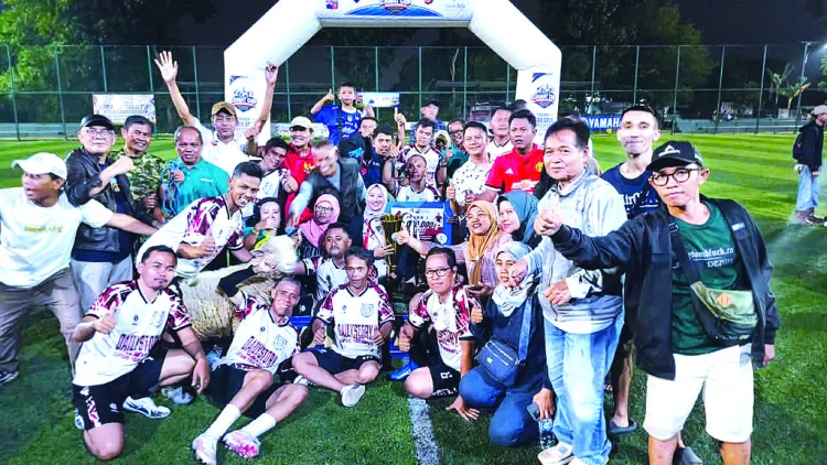 Ketika Bola Menyatukan Para Penjaga Wilayah