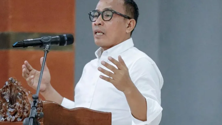 Revitalisasi Tanpa Komisi