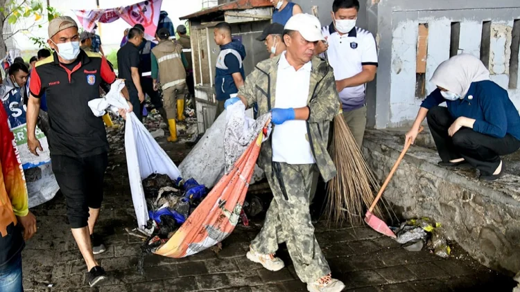 Pemprov Jabar Soroti Tumpukan Sampah di Kolong Flyover Pasopati Bandung