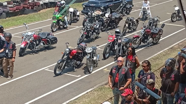 Motor Tua, Gairah Lama, dan Lintasan Baru