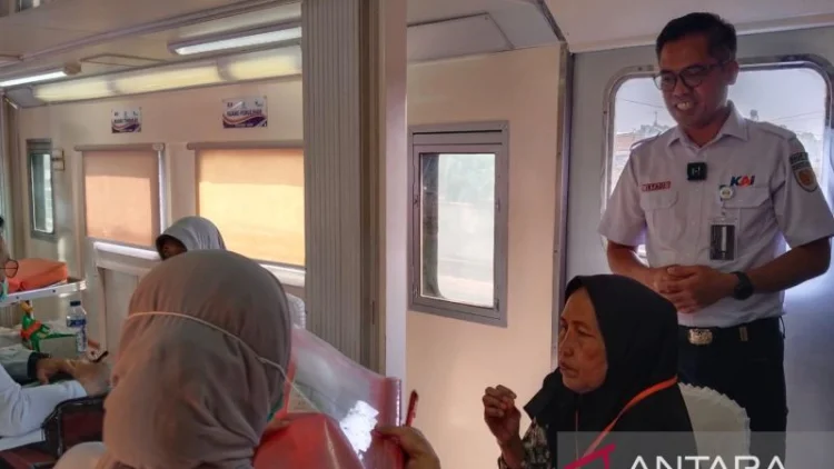 KAI Daop 1 Gelar Layanan Kesehatan Gratis, Sasar Ratusan Warga Karawang