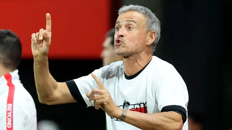 PSG Menang Juga, Enrique Lega