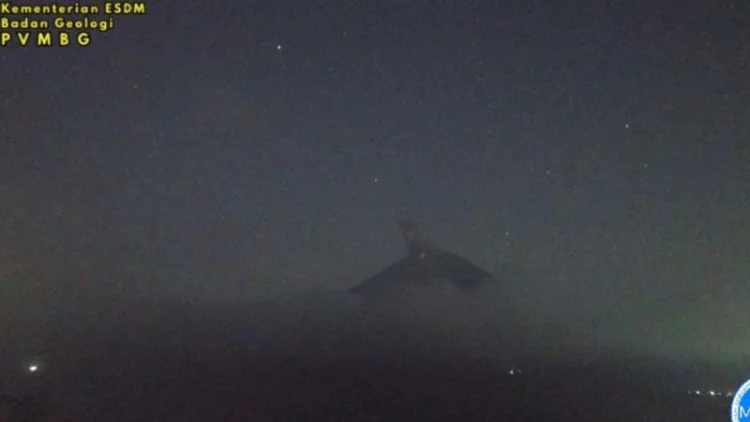 Gunung Semeru Erupsi 4 Kali, Warga Lumajang Dengar Suara Gemuruh Kuat