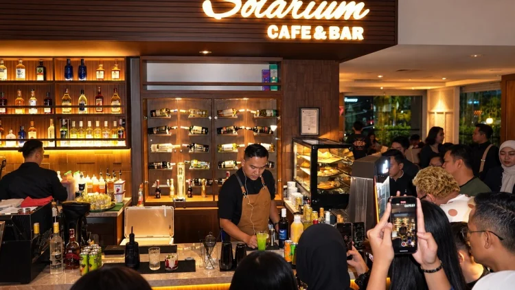 eL Hotel Bandung Hadirkan Solarium Bar Take Over with Mozzar  