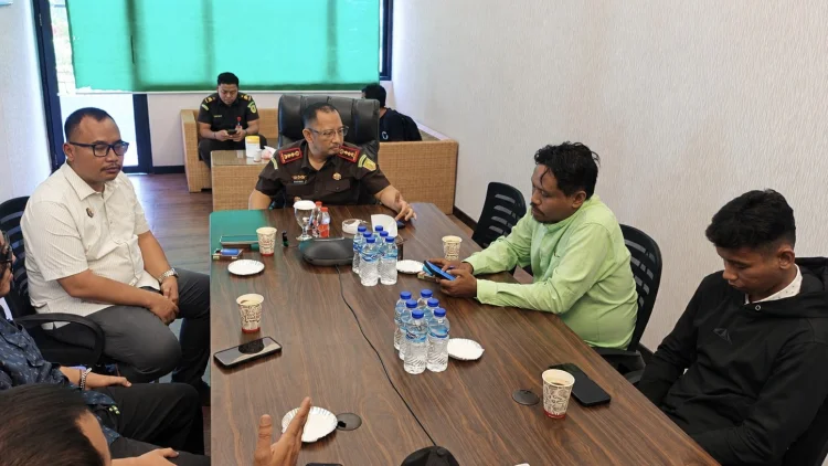 Kejari Tunggu Telaah Kejati Soal Anggaran DPRD Cirebon: Kemewahan di Tengah Jeritan