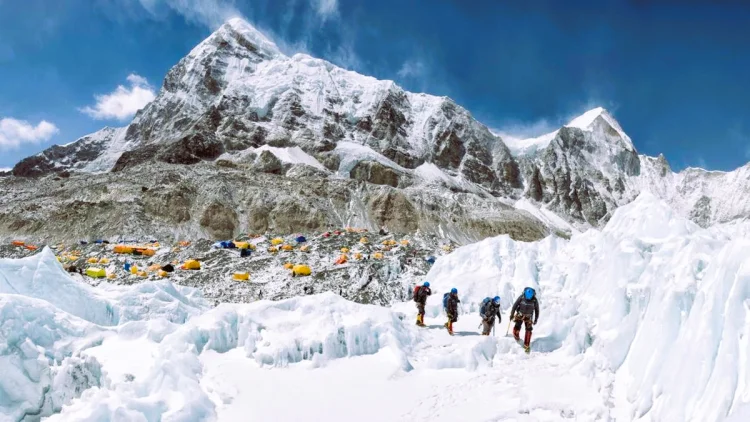 Nepal Siapkan Aturan Baru, Pendaki Everest Wajib Punya Pengalaman Ketinggian Ekstrem